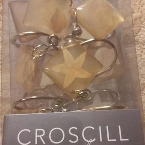 12 Croscill Seashell Shower Hooks